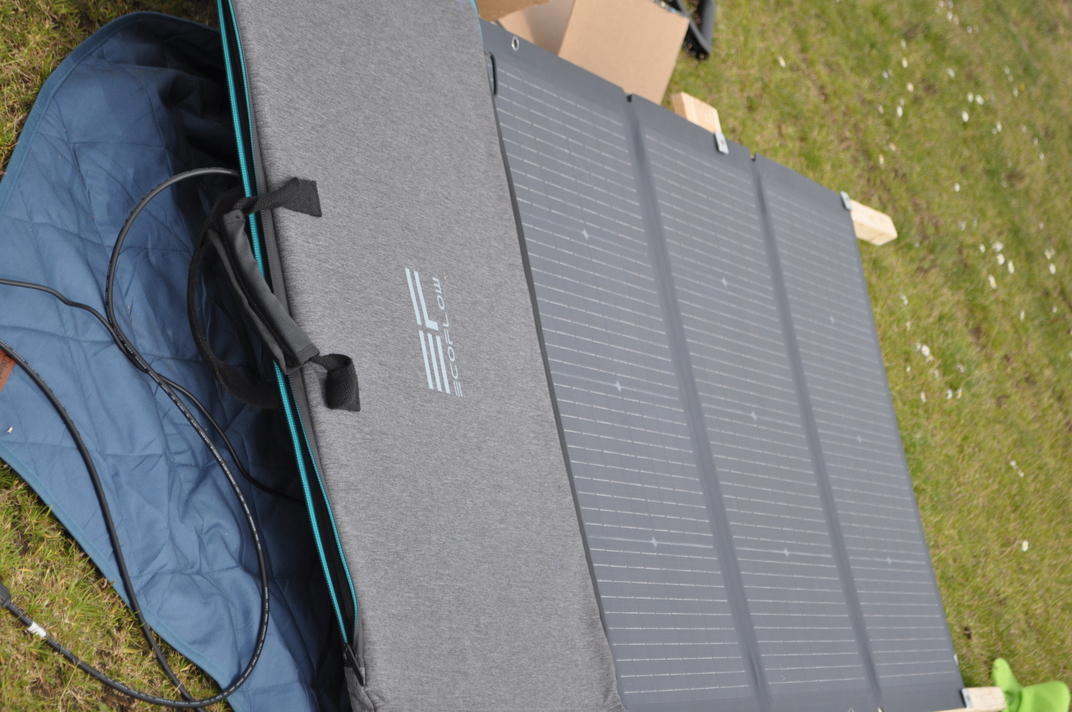 EcoFlow EF-Flex-220B with carry case